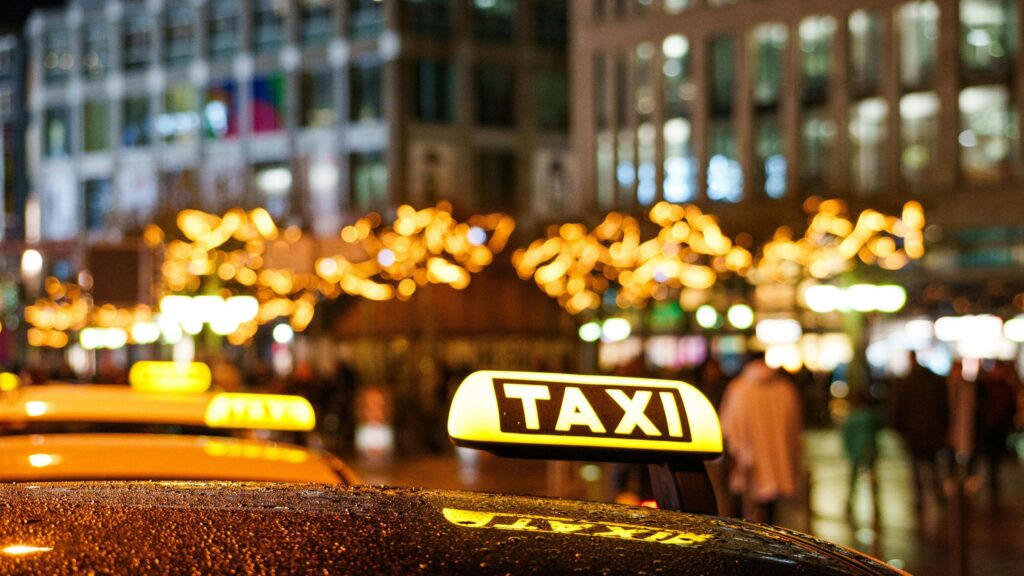 Advance vs Last-Minute Taxi Booking | Clickgo Cabs in Doncaster